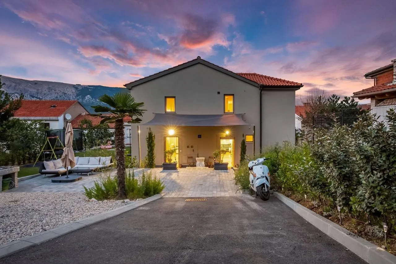 באסקה Tarari Luxury Apartment 0*,